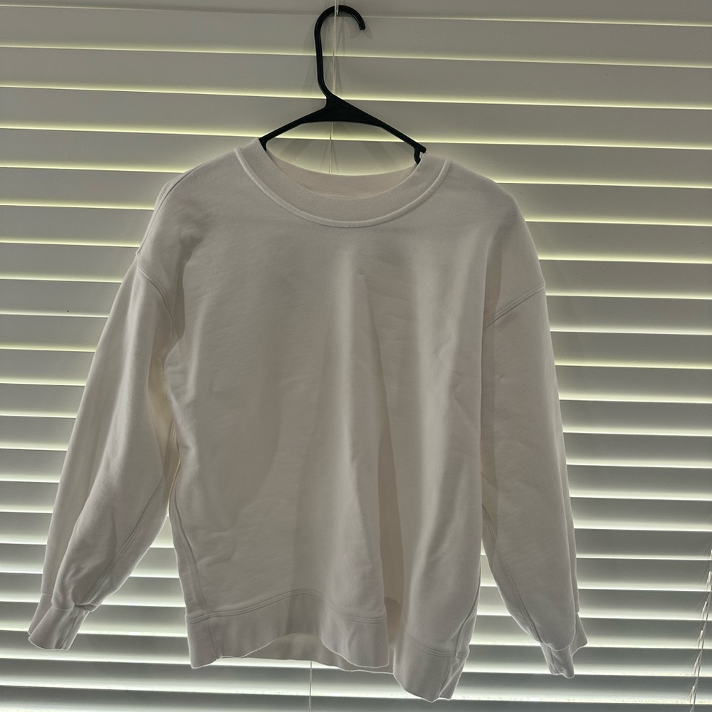 Lululemon perfectly oversized crew; very lightly worn, perfect condition.